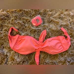 Great condition Victoria’s Secret bikini bandeau with detachable straps in coral